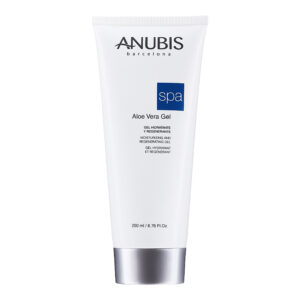 ژل آلوئه‌ورا Anubis Spa Line در پس‌زمینه سفید