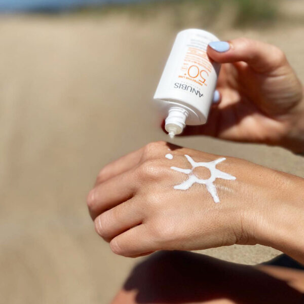 امولسیون ضد آفتاب +SPF 50 آنوبیس