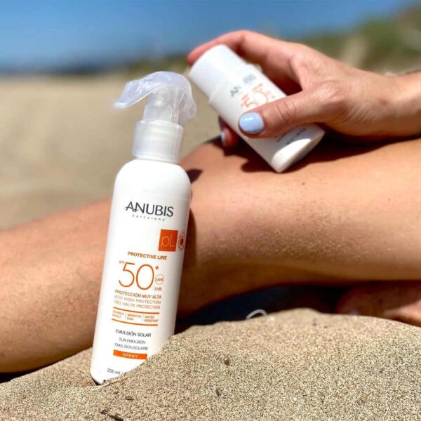 اسپری ضد آفتاب آنوبیس+SPF50