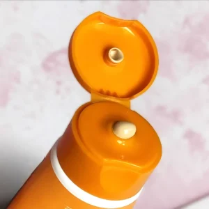 کرم ضد آفتاب روشن کننده و ضد چروک بایومارین +SPF50